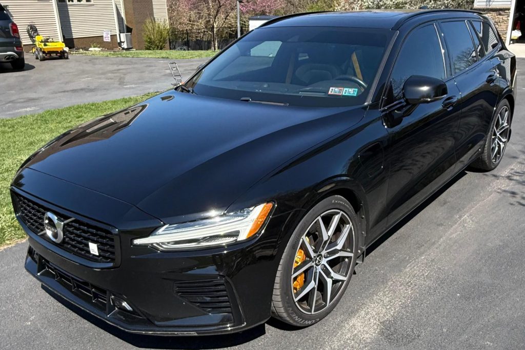 2021 Volvo V60 Recharge T8 Polestar Engineered