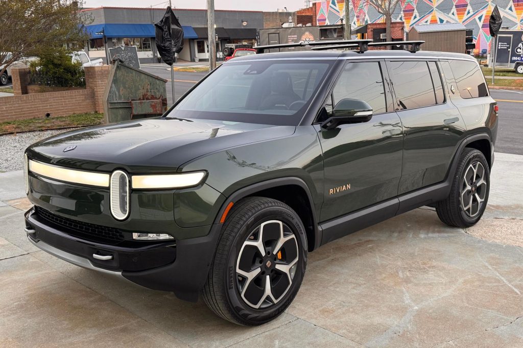 2024 Rivian R1S Adventure Edition