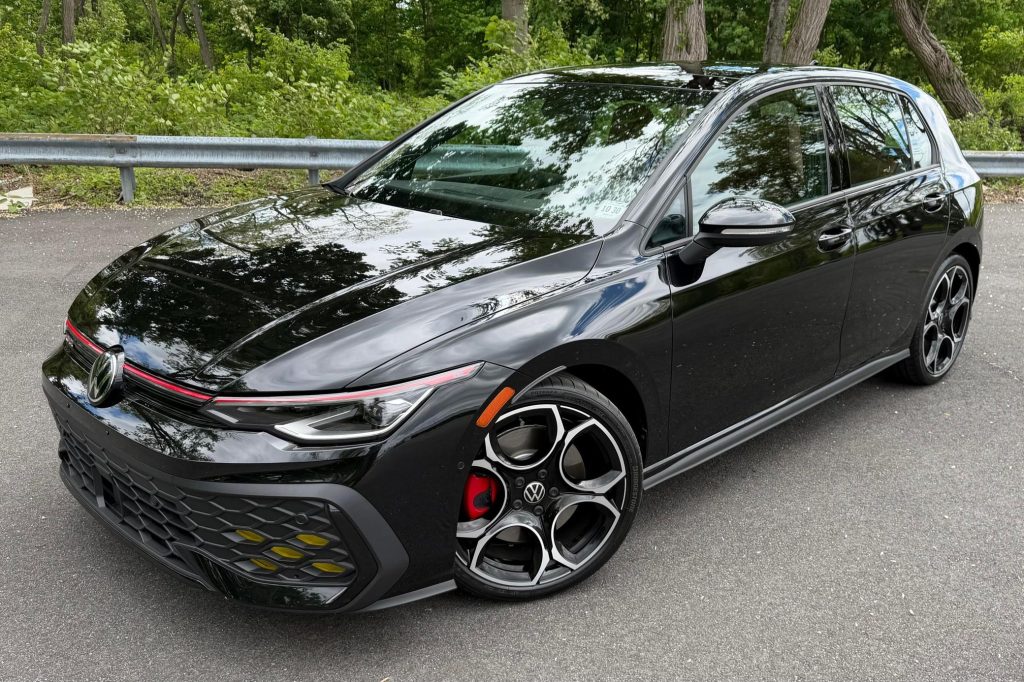 2025 Volkswagen Golf GTI Autobahn