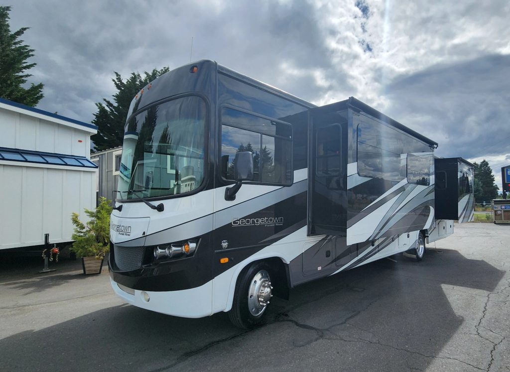 2017 Georgetown 364TS Forest River Class A motorhome
