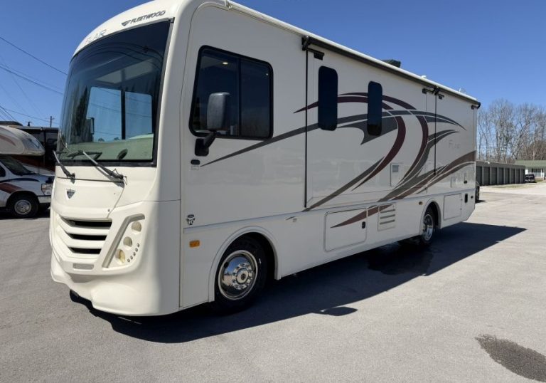2020 Fleetwood Flair 28A Motorhome 6.8 L V10 Triton Gas Engine