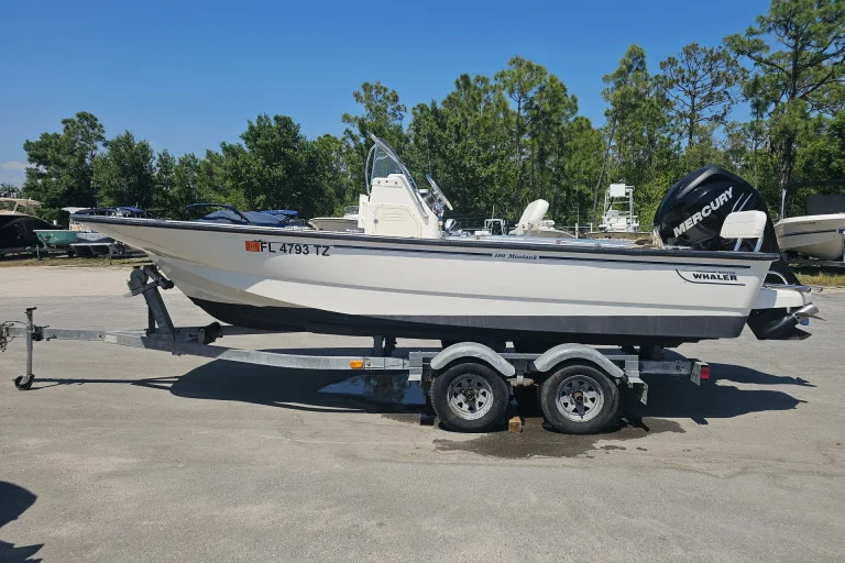 2015 Whaler 190 Montauk 19ft Mercury 150XL 4 st. 150hp