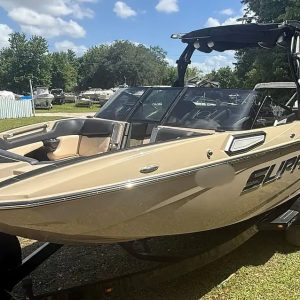 2023 Supra SL 550 23'5 8 JL Speakers SkiWakeboard Boat Raptor 575 6.2L V8 Engine