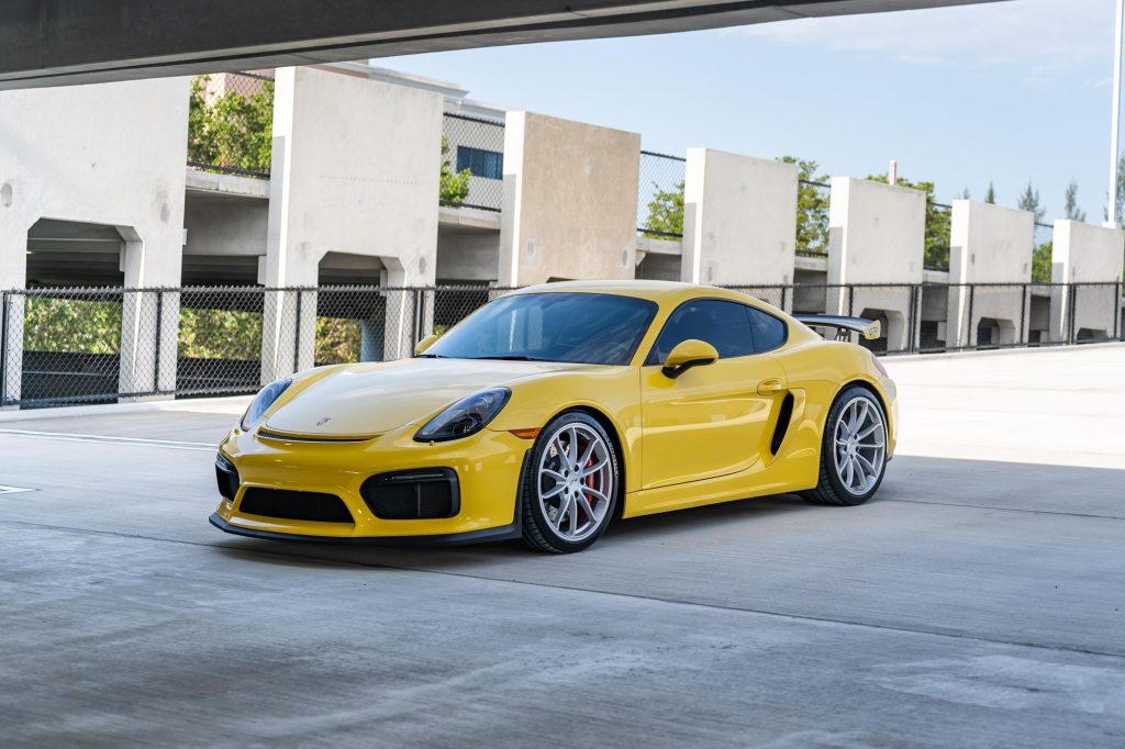 2016 Porsche Cayman GT4