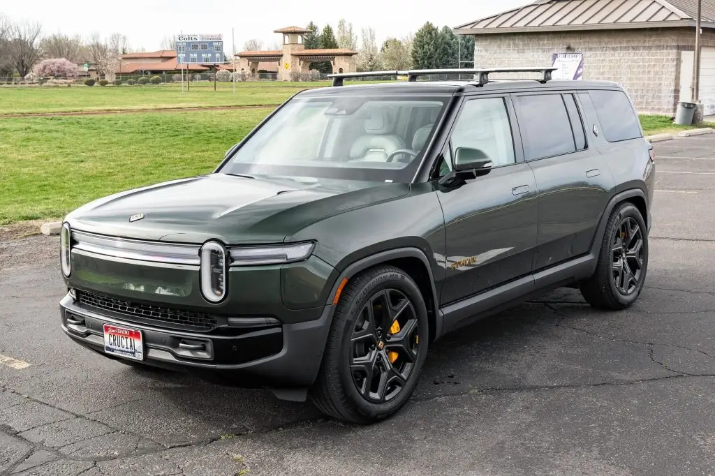 2025 Rivian R1S Ascend Tri Max
