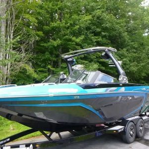 2019 Tige zx5 - 2019 Indmar Raptor 6.2L Engine - Dual axle trailer 2019 BOATMATE