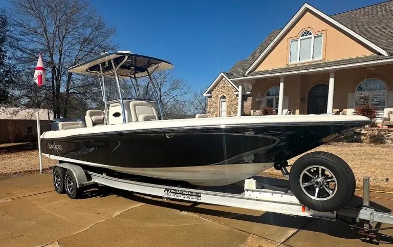 2013 Blackwood 27 CC Twin 300 Yamaha 4-Strokes - 2017 McClain Trailer Included