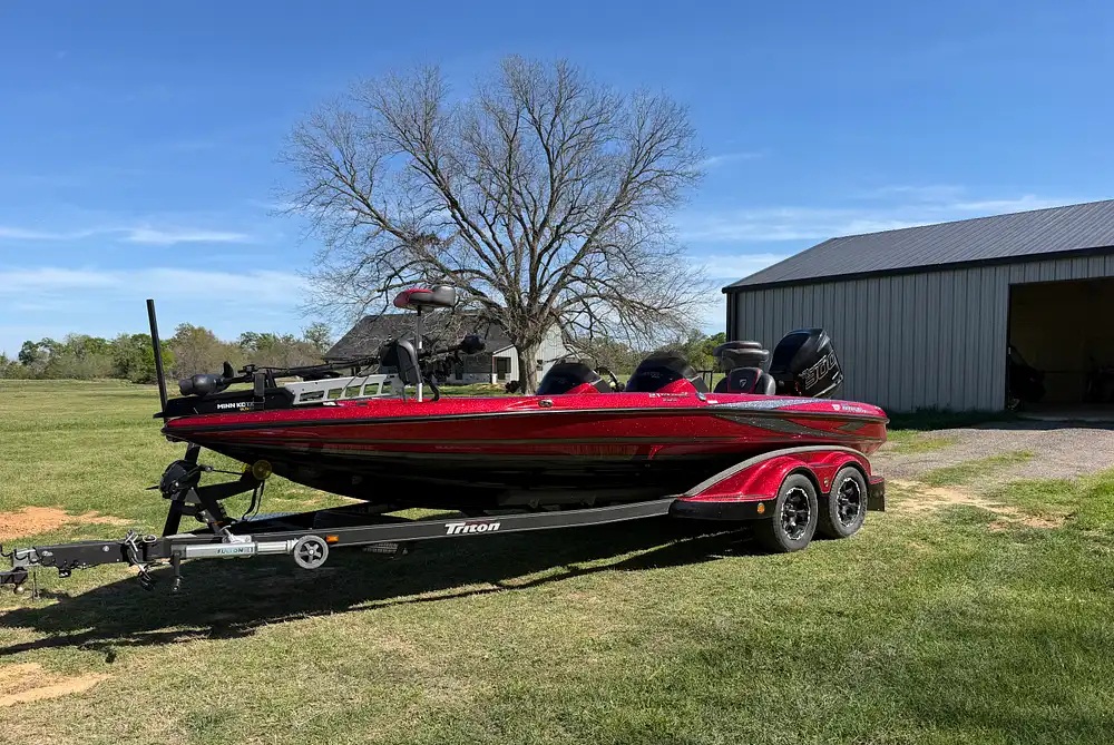 2017 Triton 21 TRX Patriot Elite – Mercury Racing 300 Engine! Garmin Livescope