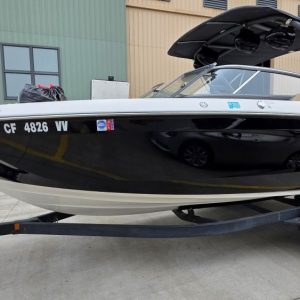 2022 Yamaha 252S Boat, Twin 4-cylinder, 4-stroke, 1.9 Liter 360hp, Trailer included