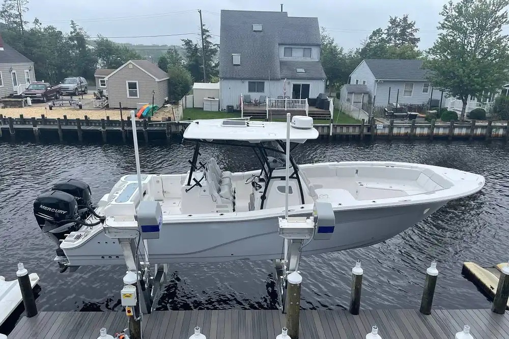 2022 Sea Fox 328 Commander 32′ – Mercury Verado Twin 400 HP Engines