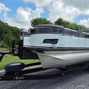 2021 Avalon 2585RF Pontoon Boat, Suzuki 140 HP four-stroke engine, 2021 Haul-Rite trailer