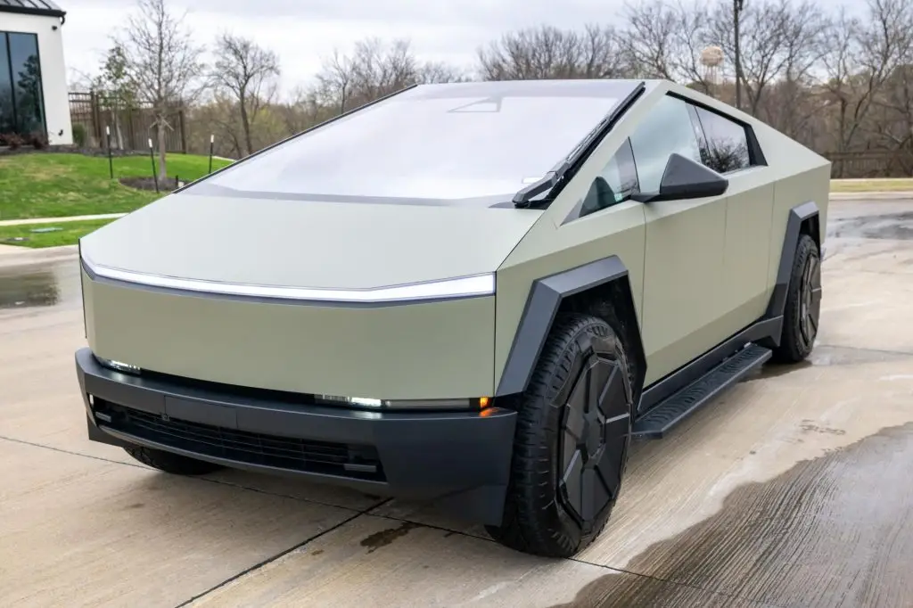 2025 Tesla Cybertruck Long Range