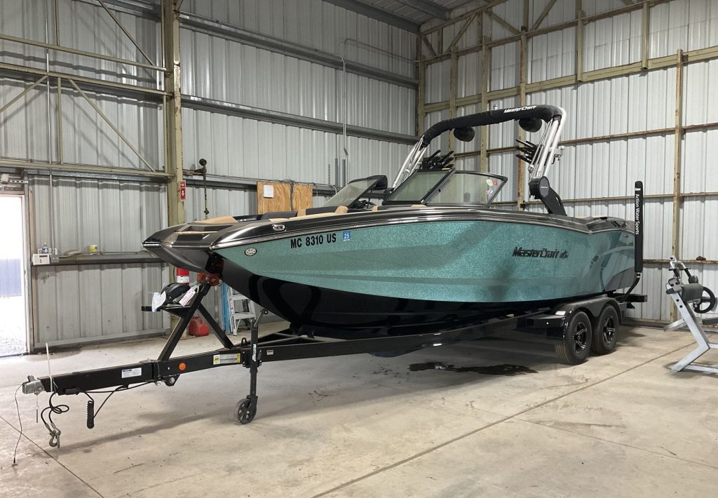 2022 Mastercraft NXT24 24 Wake Boat – Ilmor 6.0L MPI Engine with 2022 NXT24 TA J3 Trailer