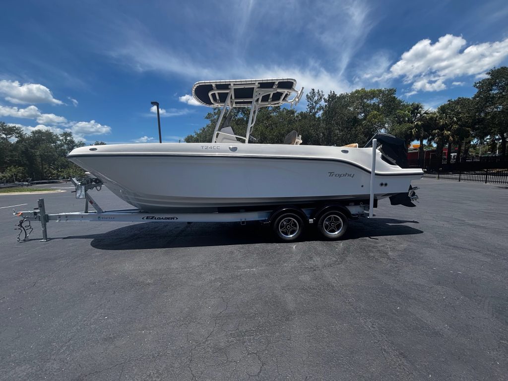 2022 Bayliner Trophy T24 – Mercury 250 hp Engine – 2025 EZ Loader TA102BT 20-23 5 Trailer