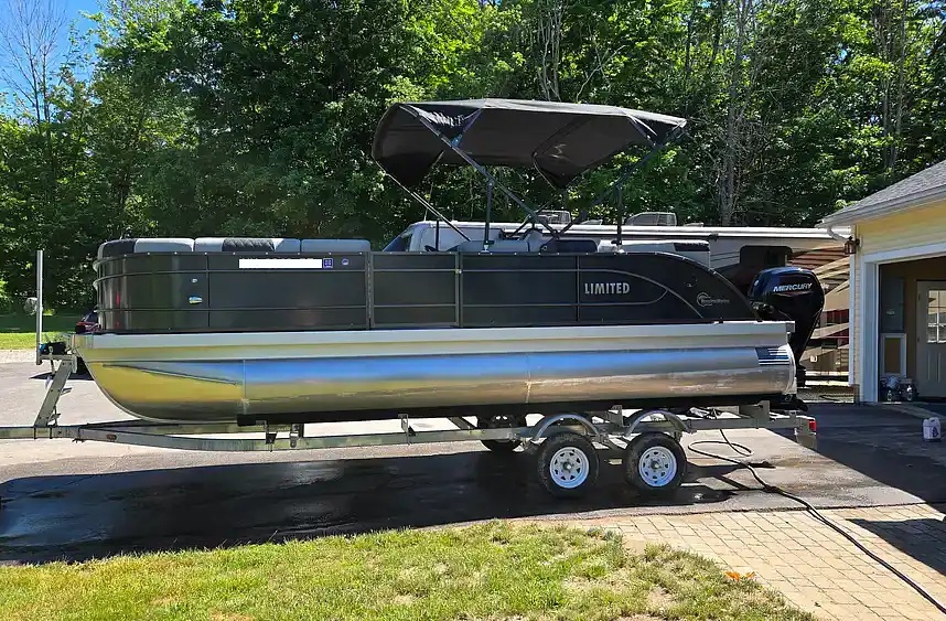2024 Massimo Marine P21 Limited, Mercury 115 hp Engine, 2024 Massimo Marine Trailer