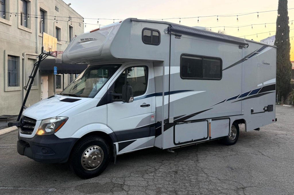 2019 Mercedes-Benz Sprinter 3500XD Coachmen Prism