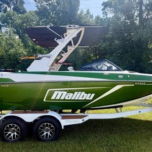 2021 Malibu 22 LSV Monsoon M5Di 5.3L V8 Engine 360 hp & 2021 Malibu Trailer