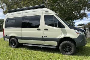 2021 Mercedes-Benz Sprinter 2500 4x4 Camper Conversion Queen-Size Bed